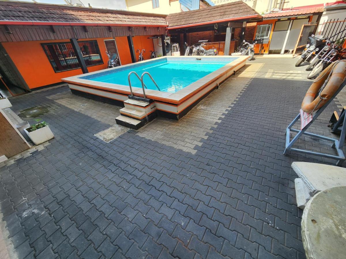 Hotel Bar Restaurant Emergency 911 Sto Lk Group Paramaribo Exterior photo